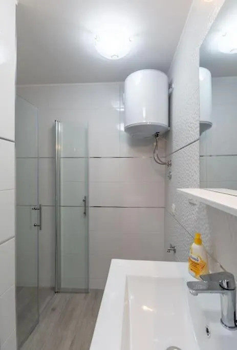 Apartment 3M - One Bedroom Apartment Split